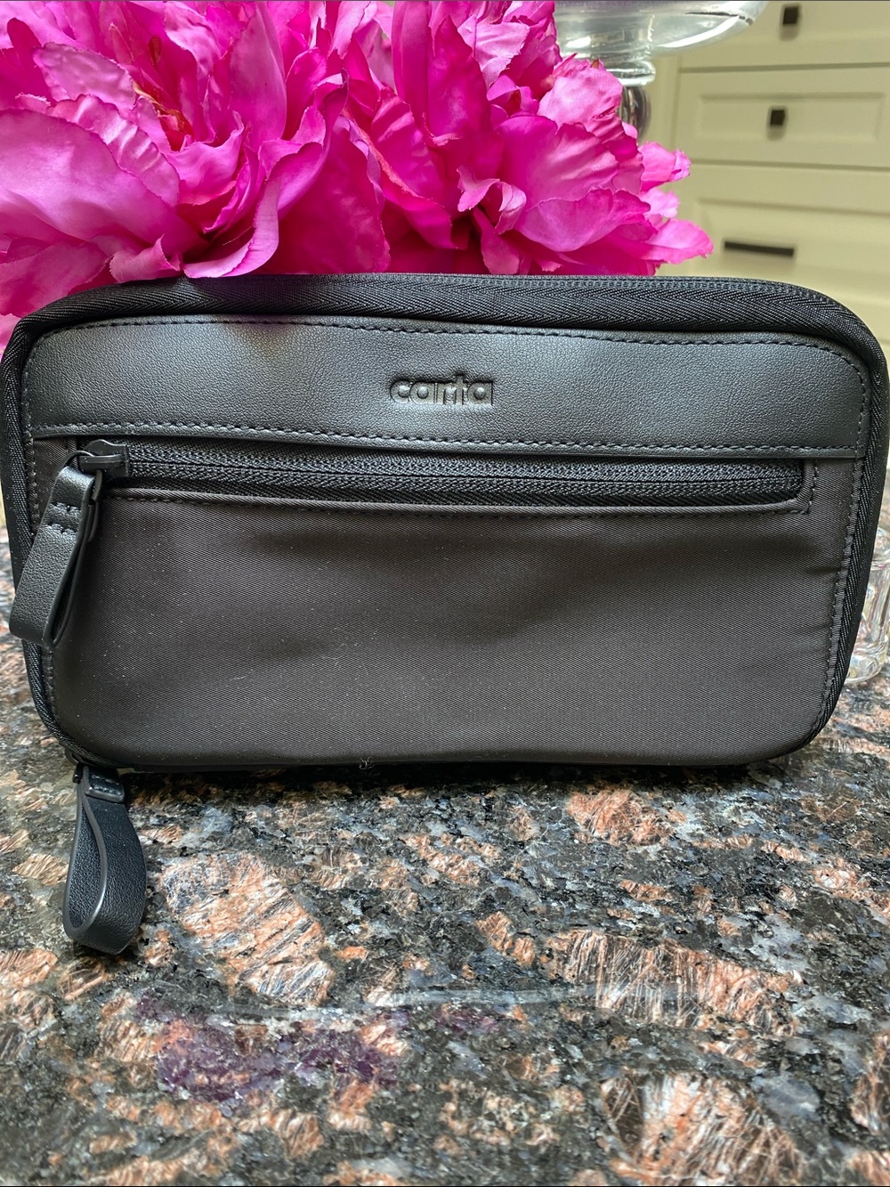 Carta - Sleek Travel Organizer!  Like NEW!